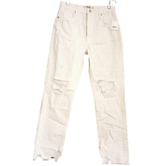 Free People JEANS Sz 25 CHALK WHITE Tapered Boyfriend Knees Distressed NEW w Tag - Picture 1 of 16